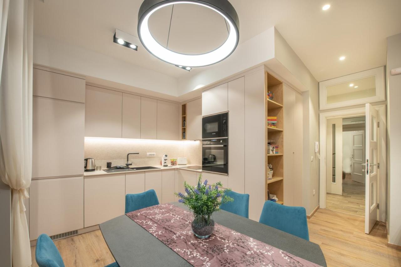 Sasha Di Cattaro - Old Town Lux Apartment Buitenkant foto