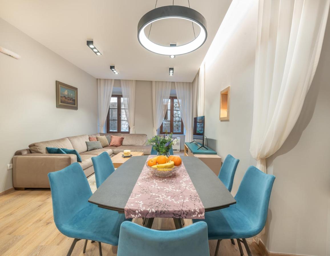 Sasha Di Cattaro - Old Town Lux Apartment Buitenkant foto